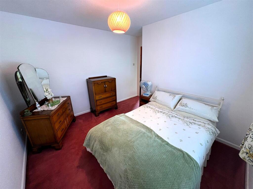 Bedroom 2c.jpg