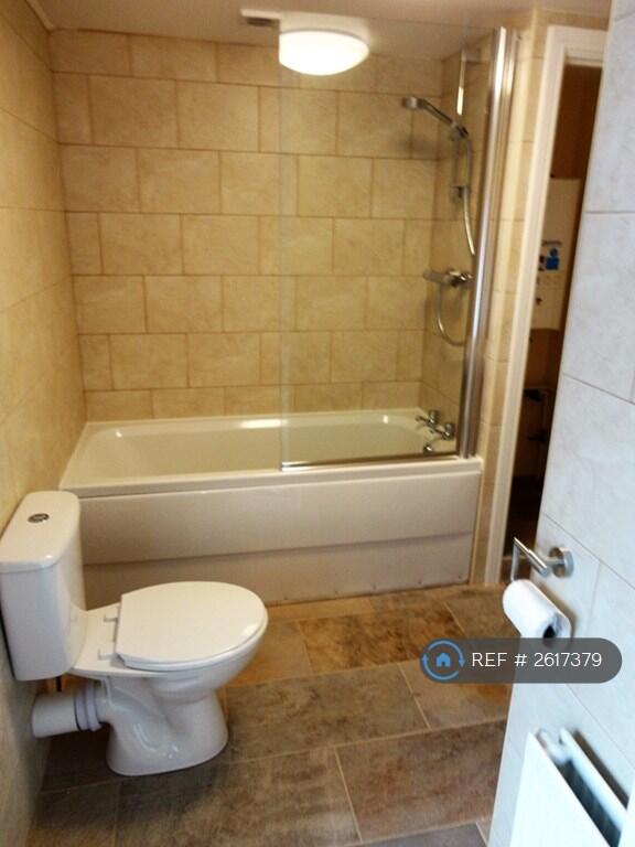 Bathroom / Shower 