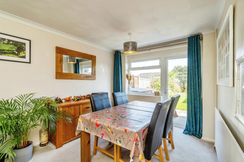 Dining and entertaining area