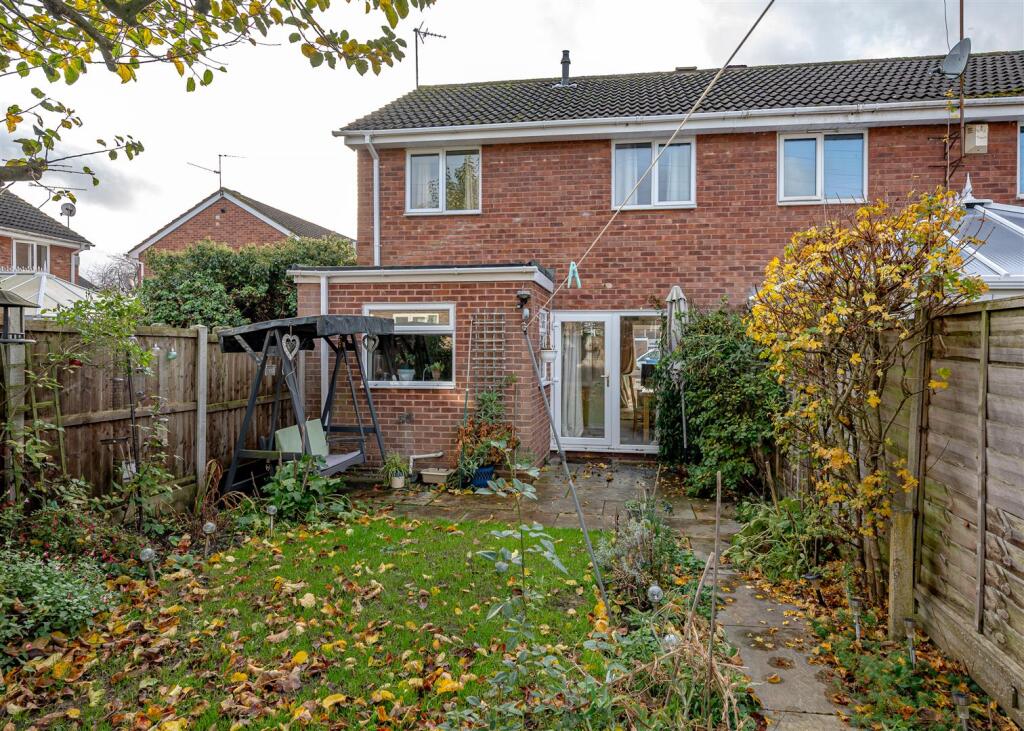 18 Longford Close-10.jpg