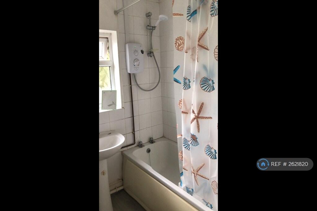 En Suite Bathroom