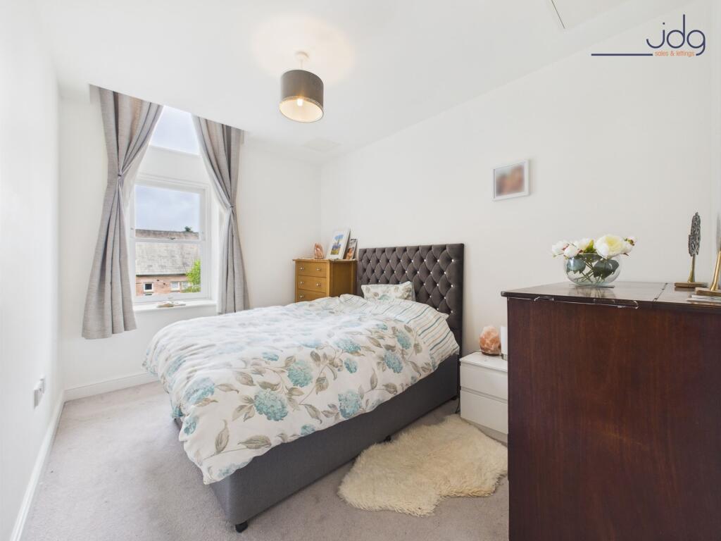 Double Bedroom with Built in Wardrobes and Ensuite