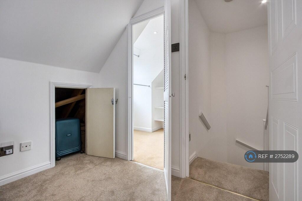 Walk-In Wardrobe