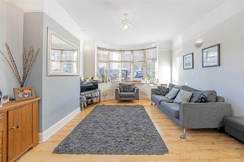 111B Wood Lane Isleworth, TW7-LOW RES-9.jpg