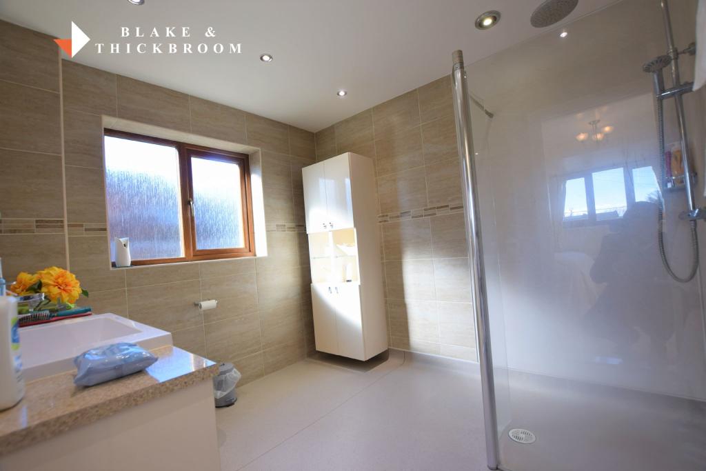 EN SUITE WET ROOM