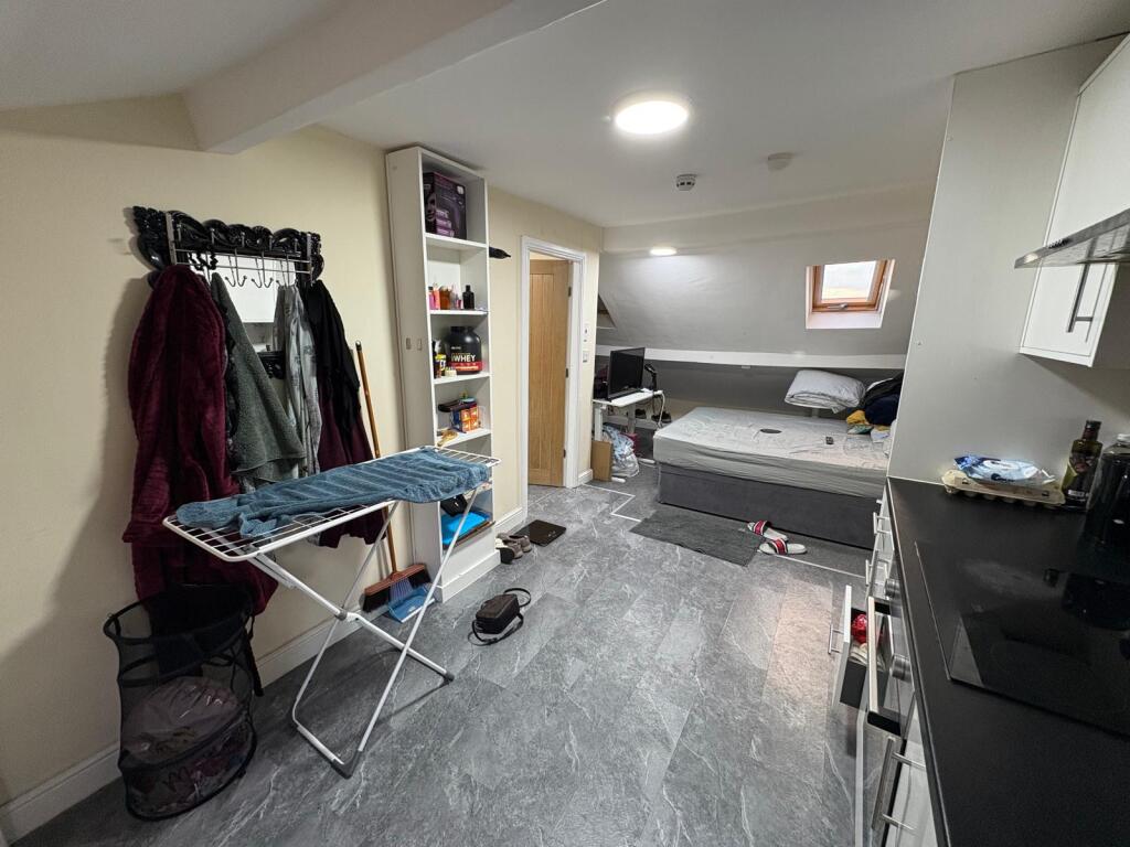 WhatsApp Image 2025-11-21 at 15.31.47.jpeg