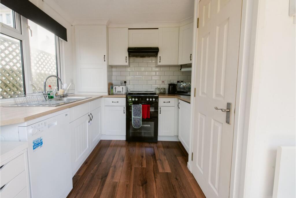 Lodge Kitchen/Living