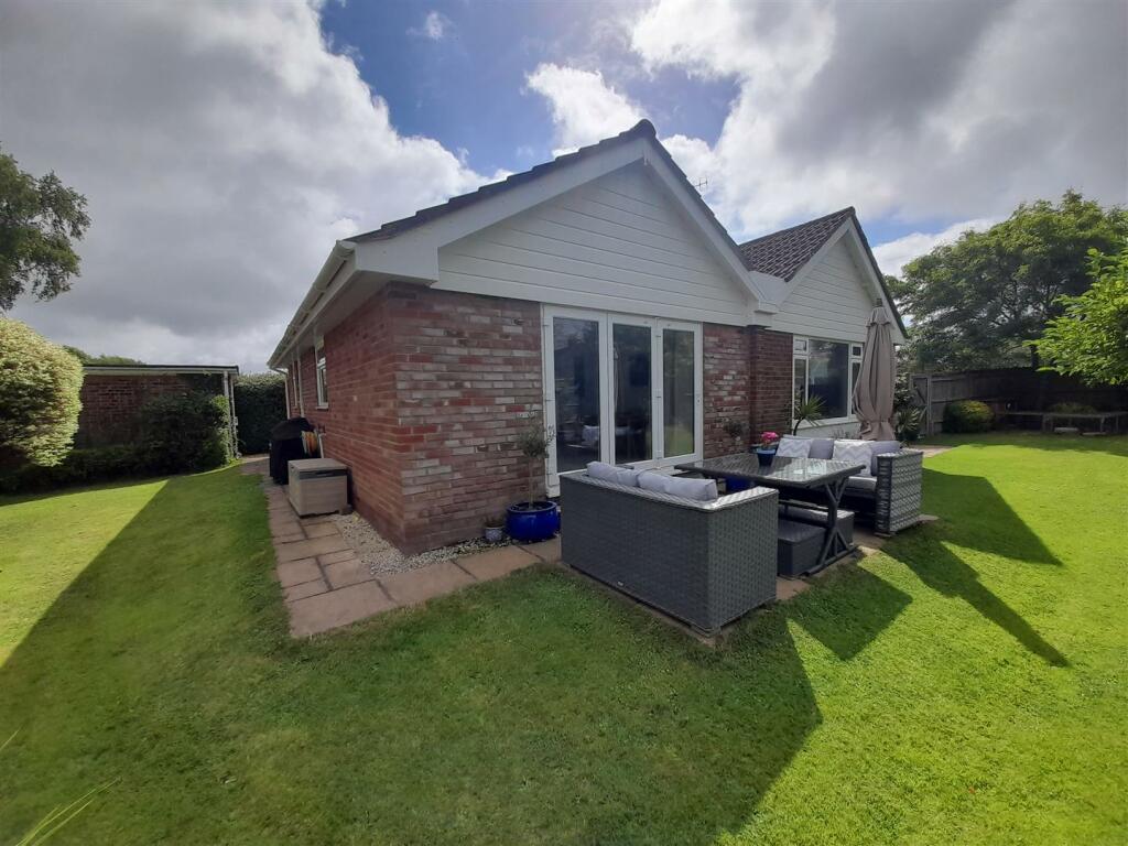 Rear garden new e.jpg