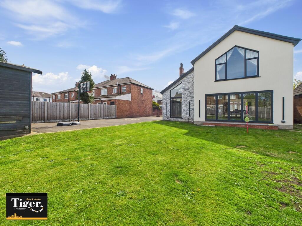 CAM02176G0-PR0559...