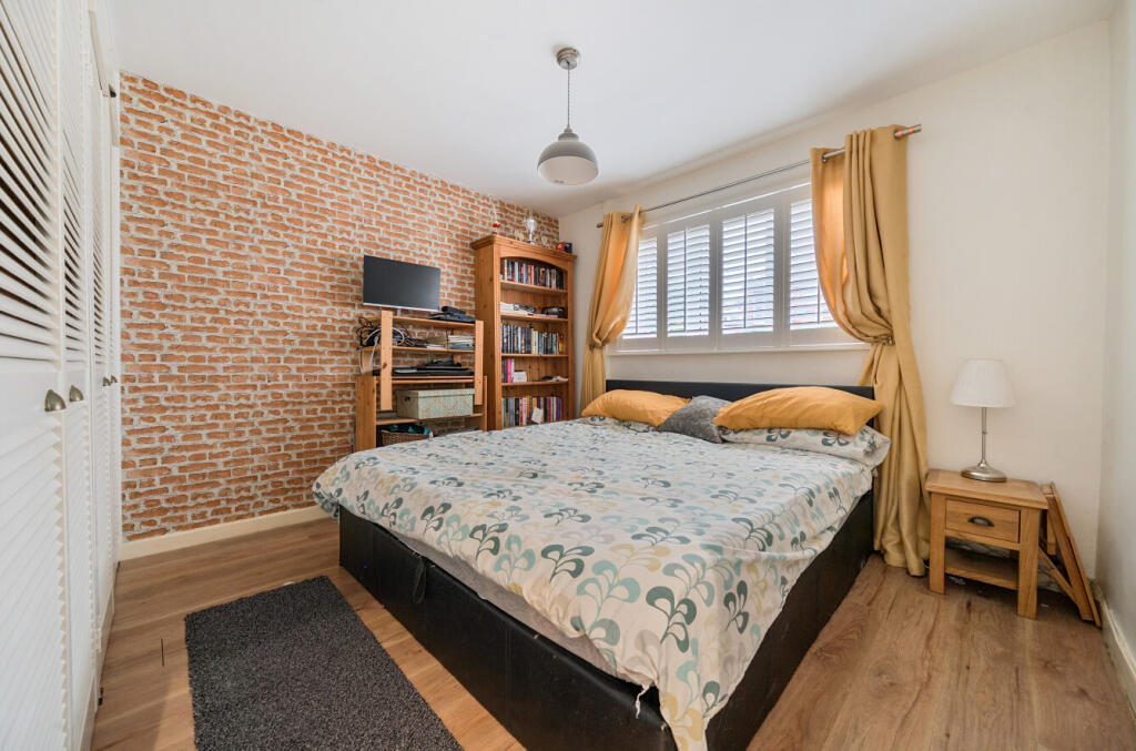 138049013691758c2b36b3arw1