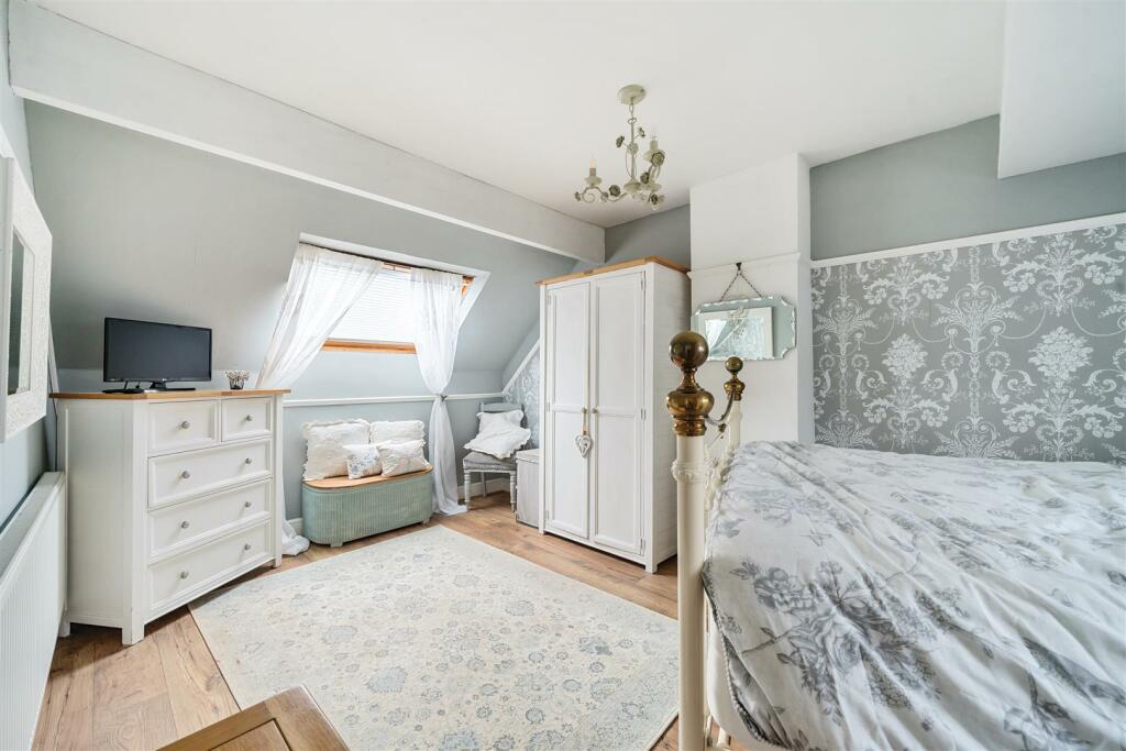 6 The Green,  Flore