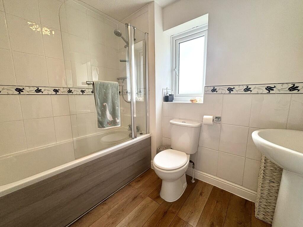 family bathroom 1