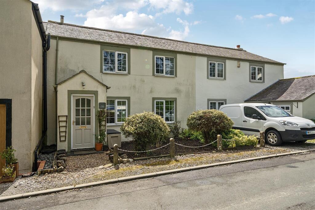 EXTERNALLY FRONT GARDEN