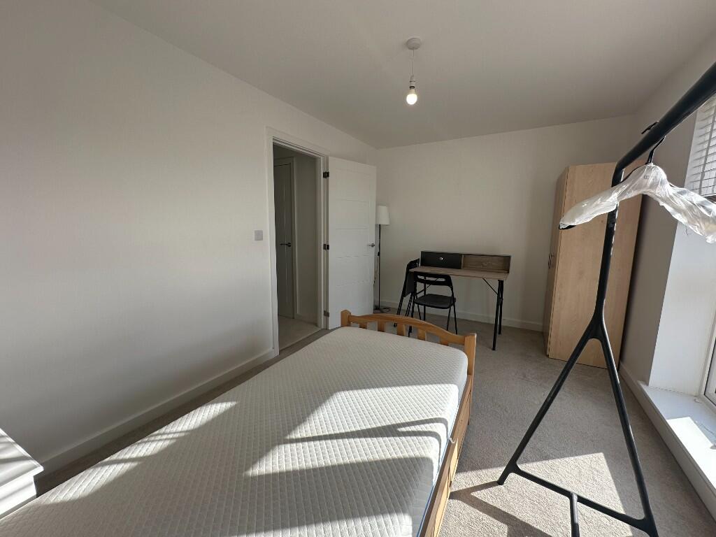 2/F bedroom 4