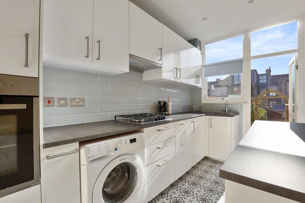 05-49b8JHPropWpen - 47 Clevedon Road - 15 (1)-medi