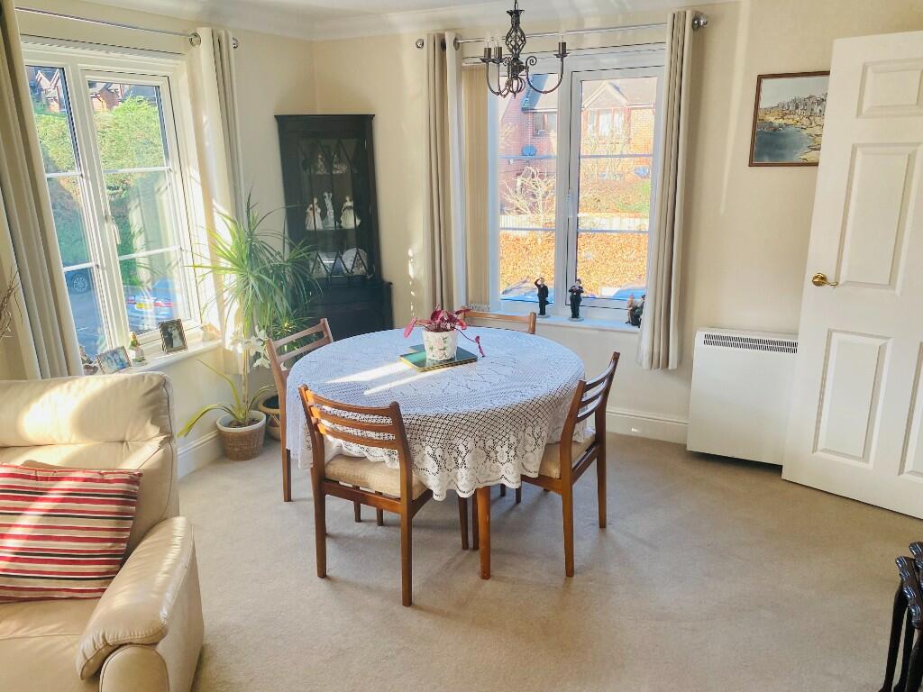 Sitting/Dining Room