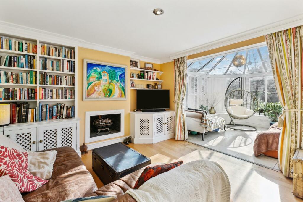 22'3 Reception Room