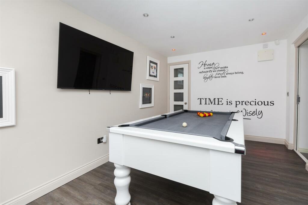 Bramleys Estate Agents - Hazel Fold - Queensbury (