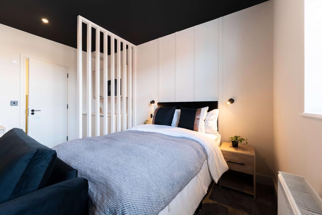 Room 7 - Ensuite