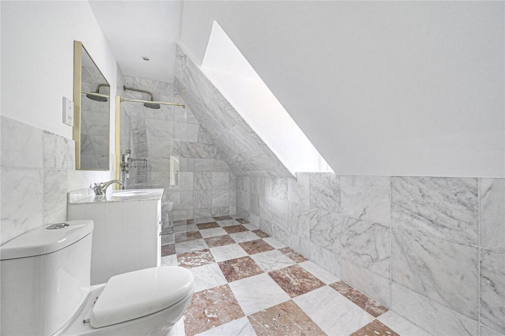 En Suite Shower Room