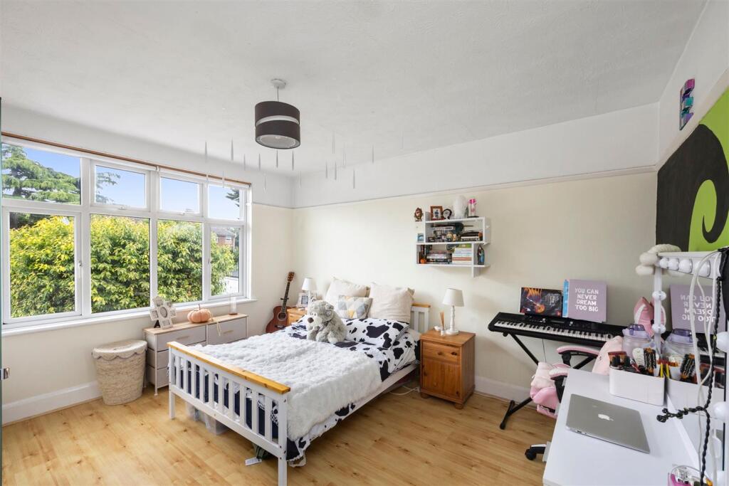 Hangleton Road 85 BEDROOM TEDDY.jpeg