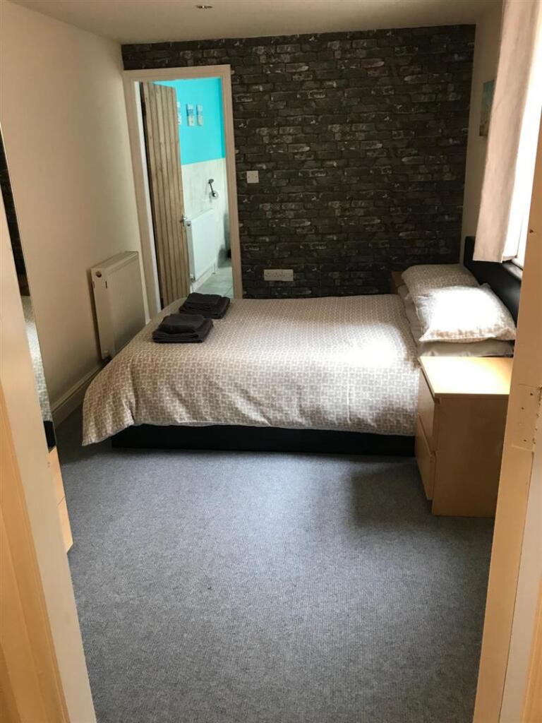 Bedroom: