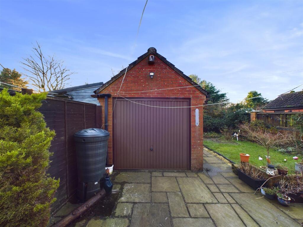 GARAGE