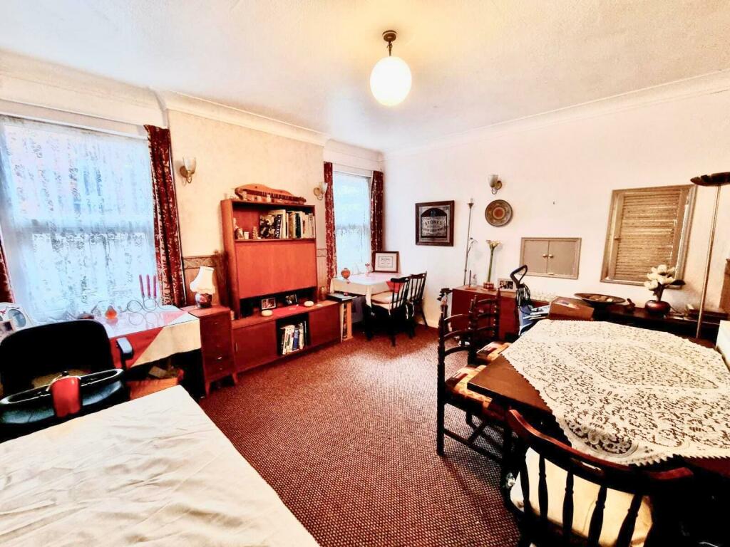 WhatsApp Image 2024-11-19 at 16.24.59 (1).jpeg