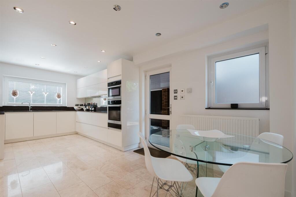 Breakfast Kitchen