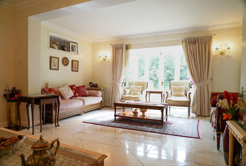 Mulberry Cottage-...