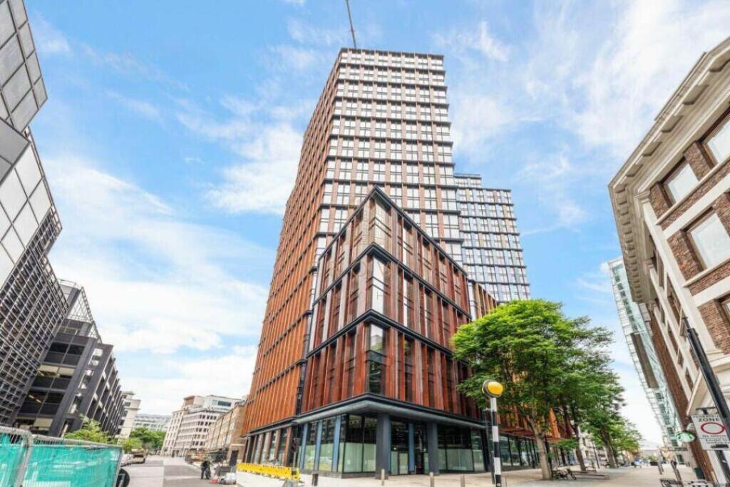 One Crown Place, N1301 (24).jpg