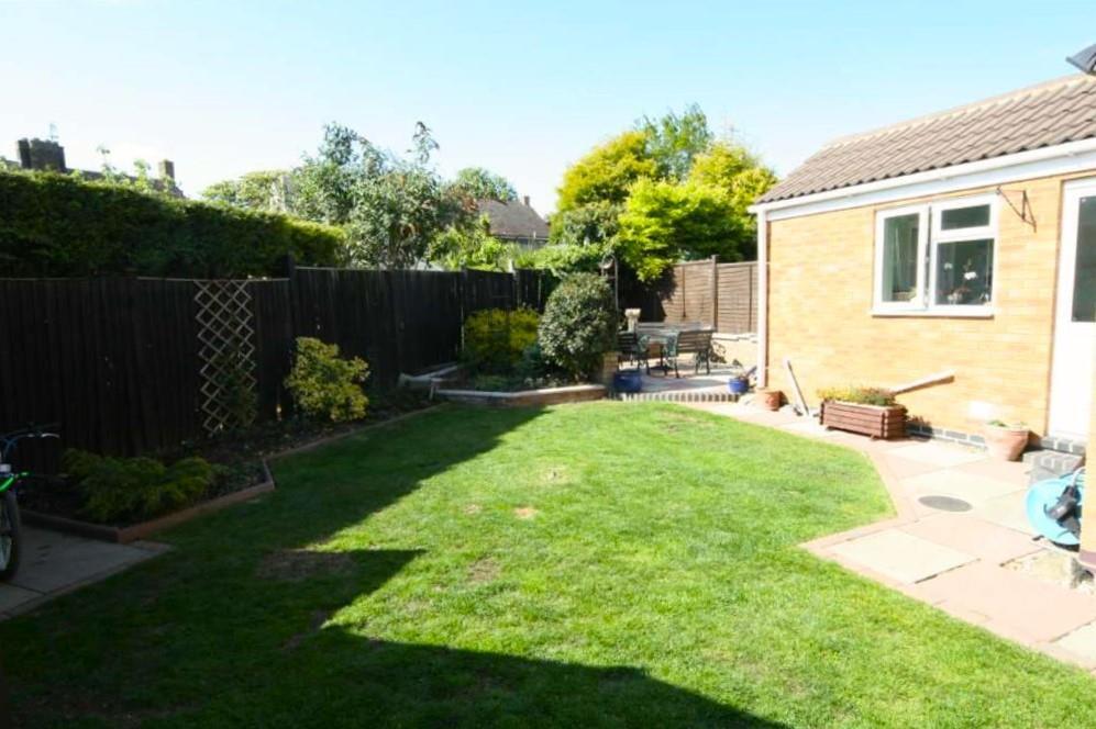 9 Swann Close 73606_29782542_IMG_12_0000.jpg