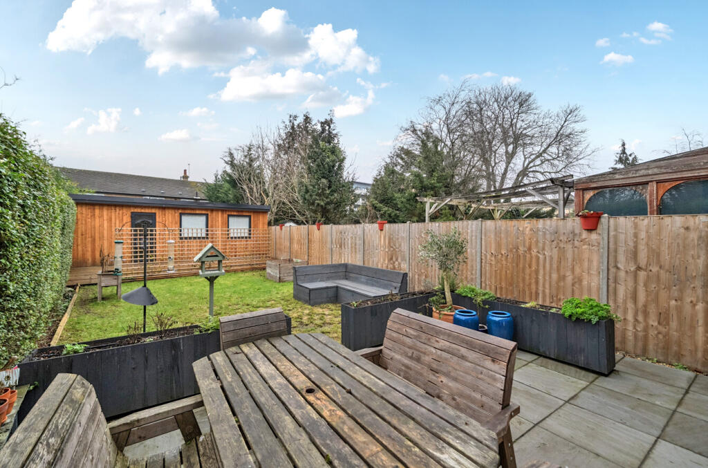 1395676-15-695f9c...