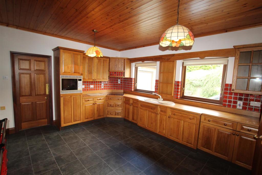 kitchen 1.JPG