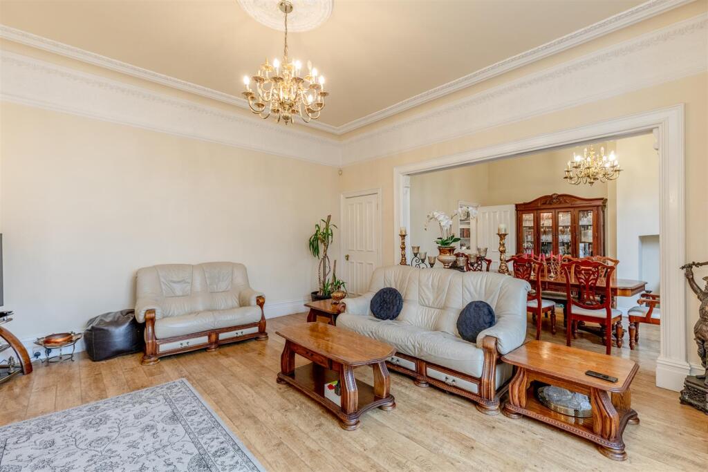 Linden Road, WEstbury Park Living Room 3.jpg