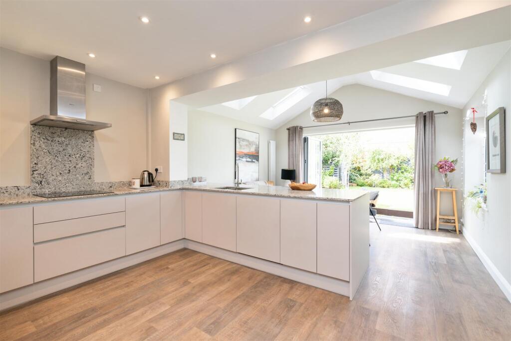 19 Chelveston Crescent_8.jpg