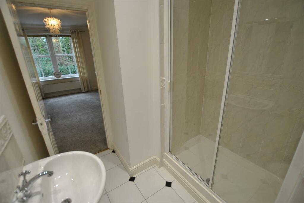 ENSUITE SHOWER ROOM