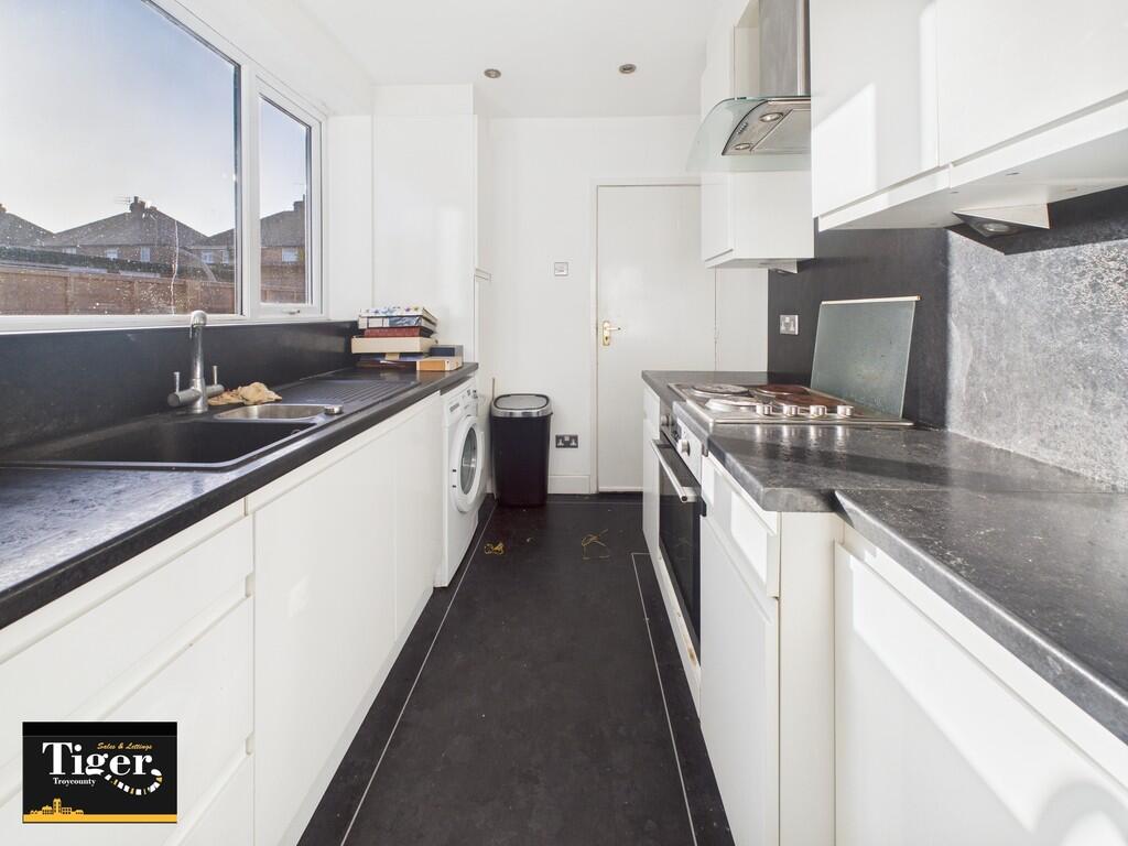 CAM02176G0-PR0768...