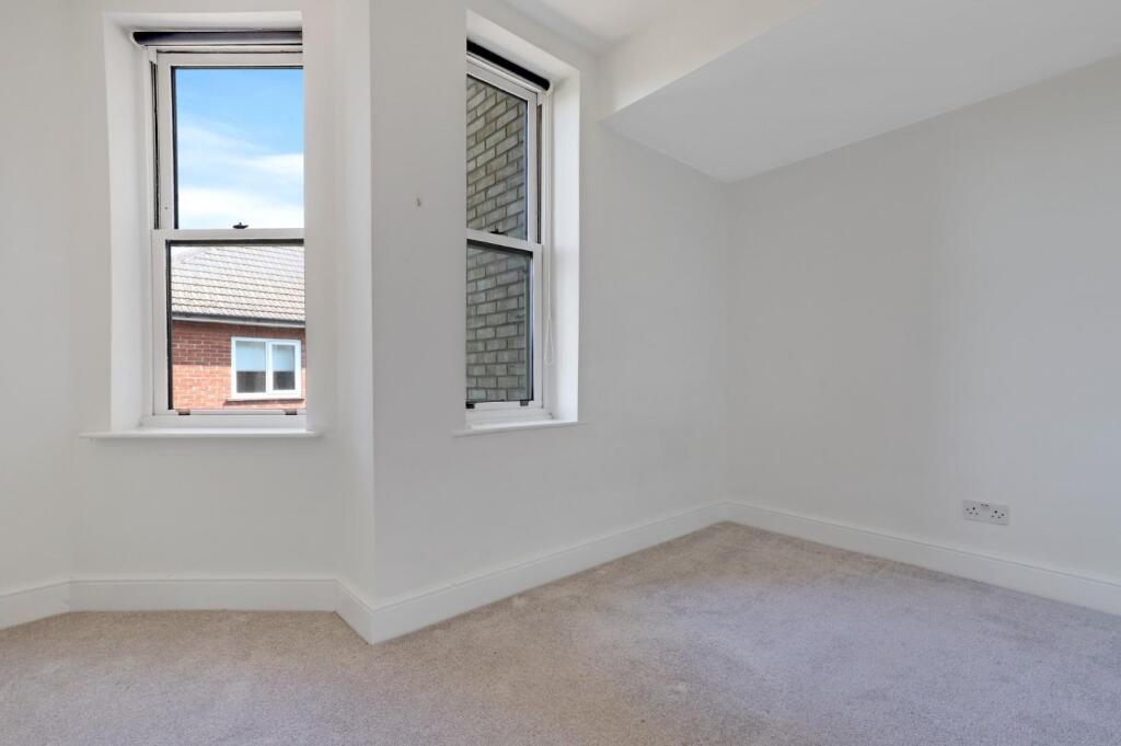 11-b753JHPropWorld - Flat 3, 57 Cator Road - 31.jp