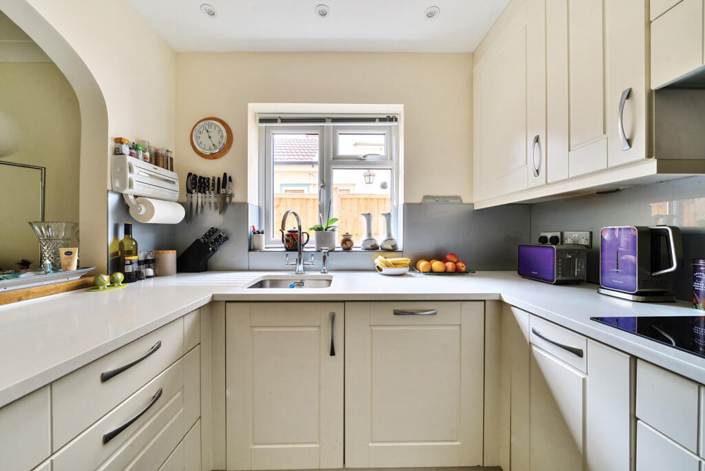 1305105-6-68495b7...