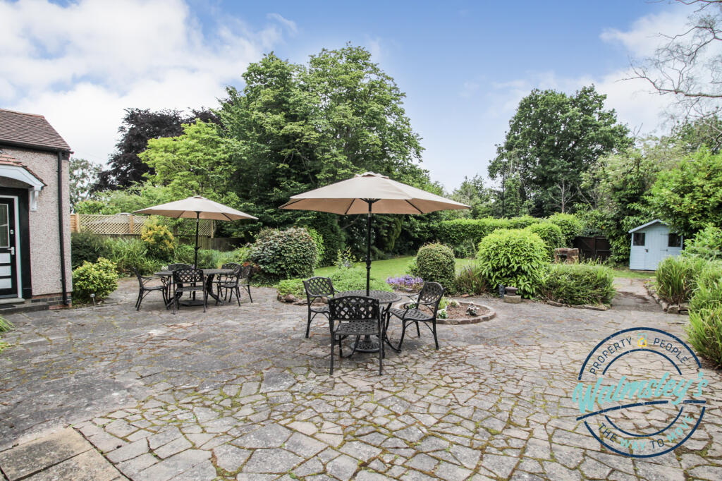 Rear gardens &amp; patio's