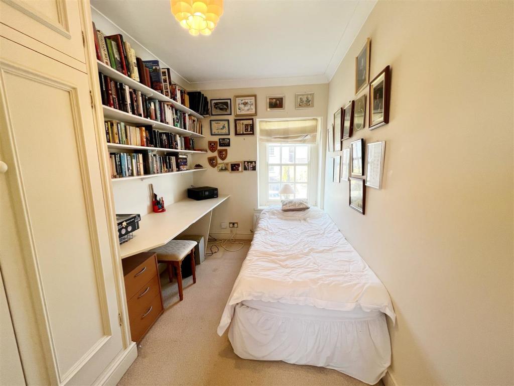 Bedroom 3.jpg