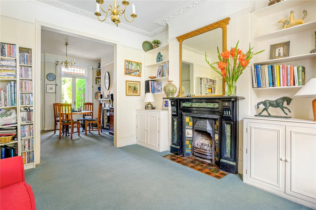 Sitting/Dining Rooms