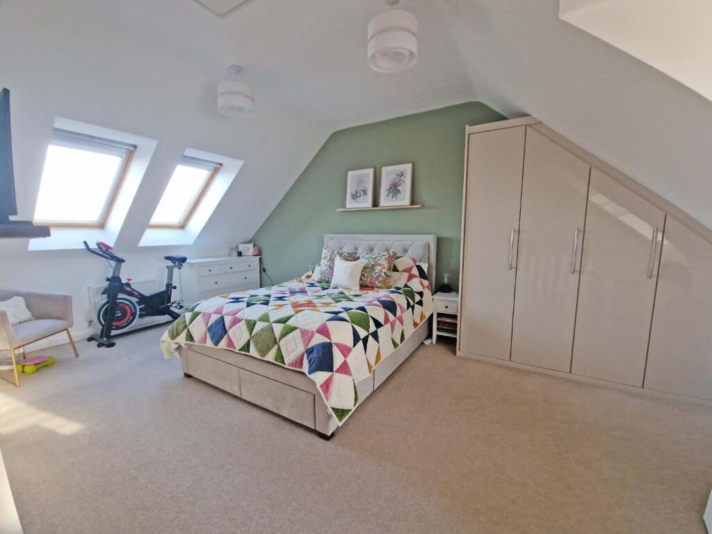 Master Bedroom1.jpg