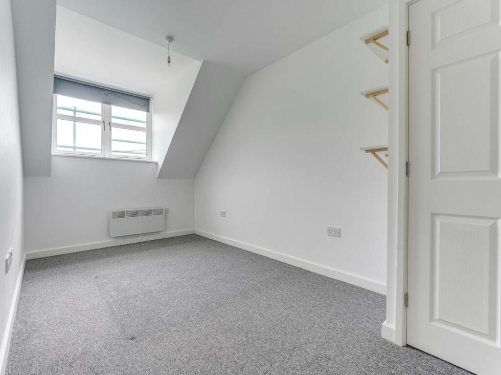 80 Goodes Court-2