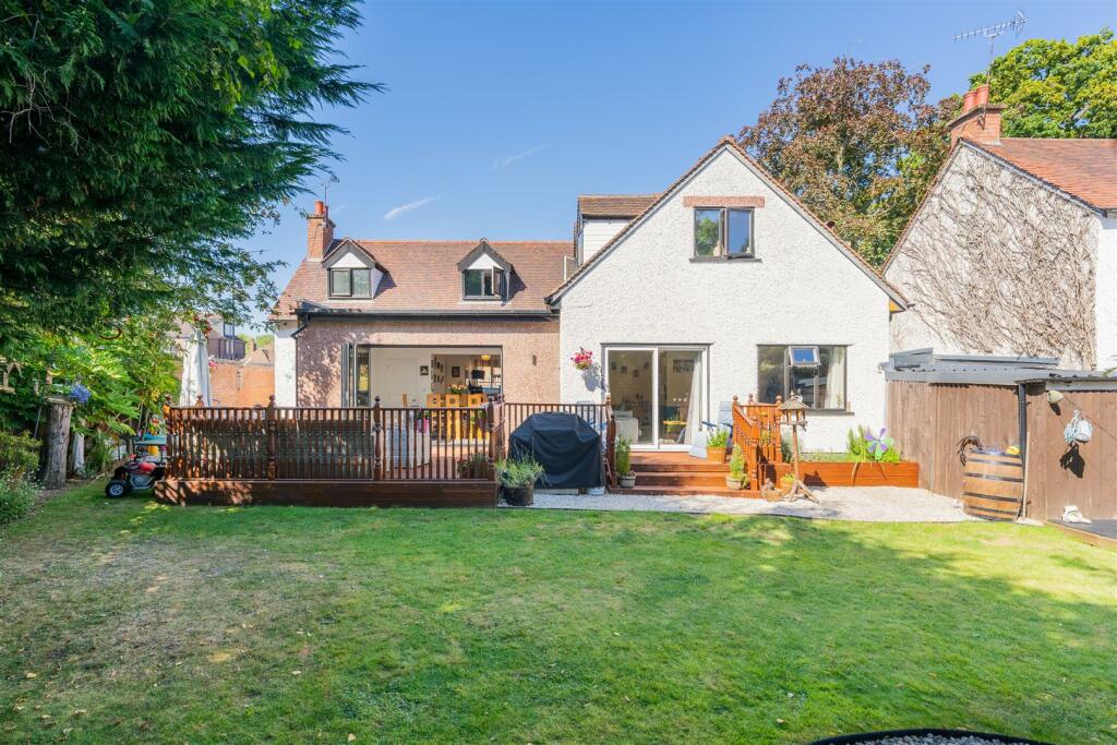 157 Broad Lane - by Visually Rich 02022.jpg