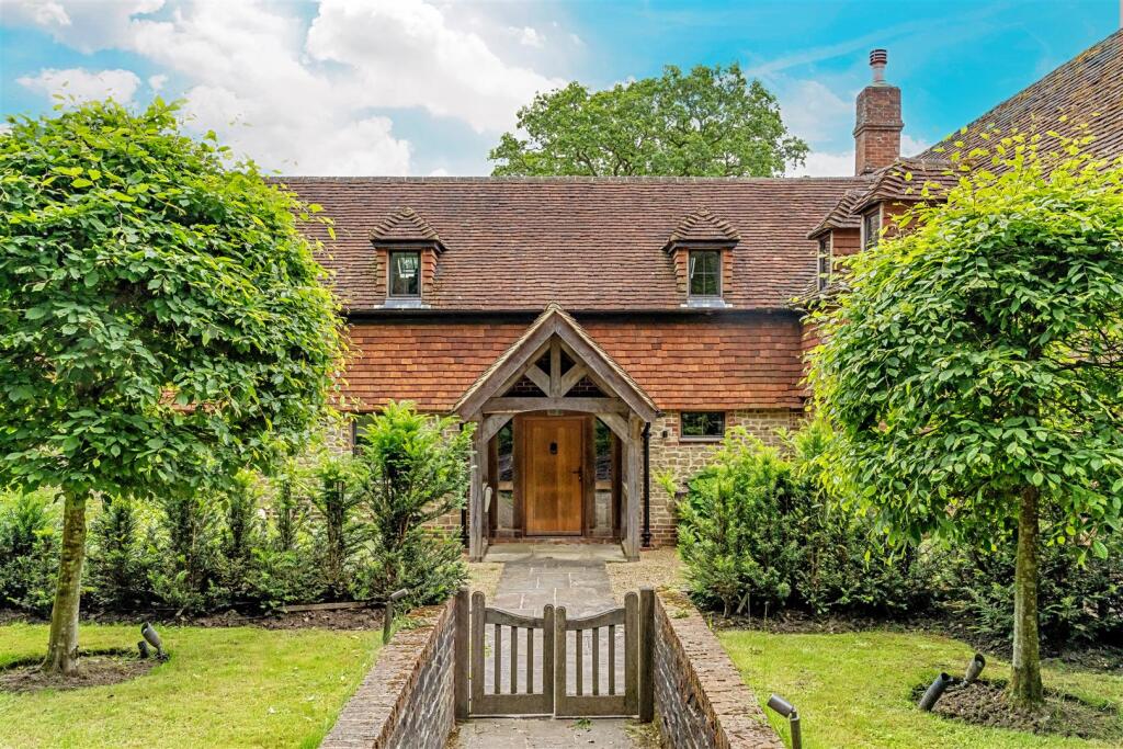 Roundless Cottage, High Button, GU8 6NR-45.jpg
