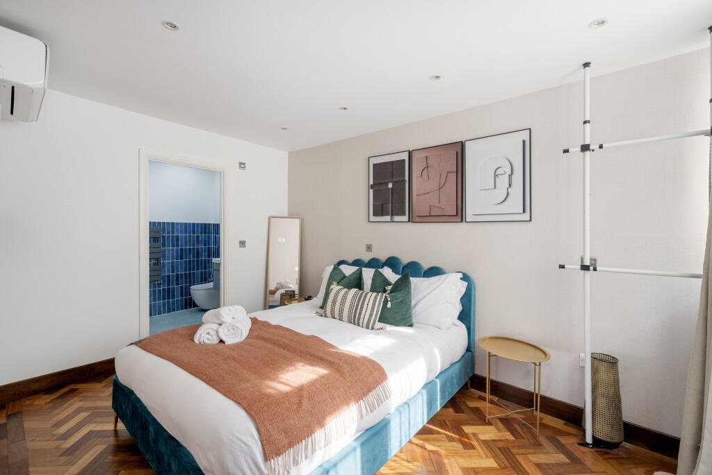 The Private Realtor-18 Ovington Mews-4_Lo