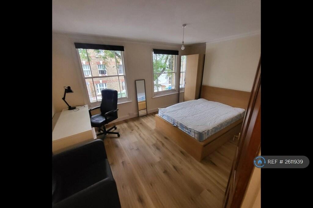Large Bedroom 2a