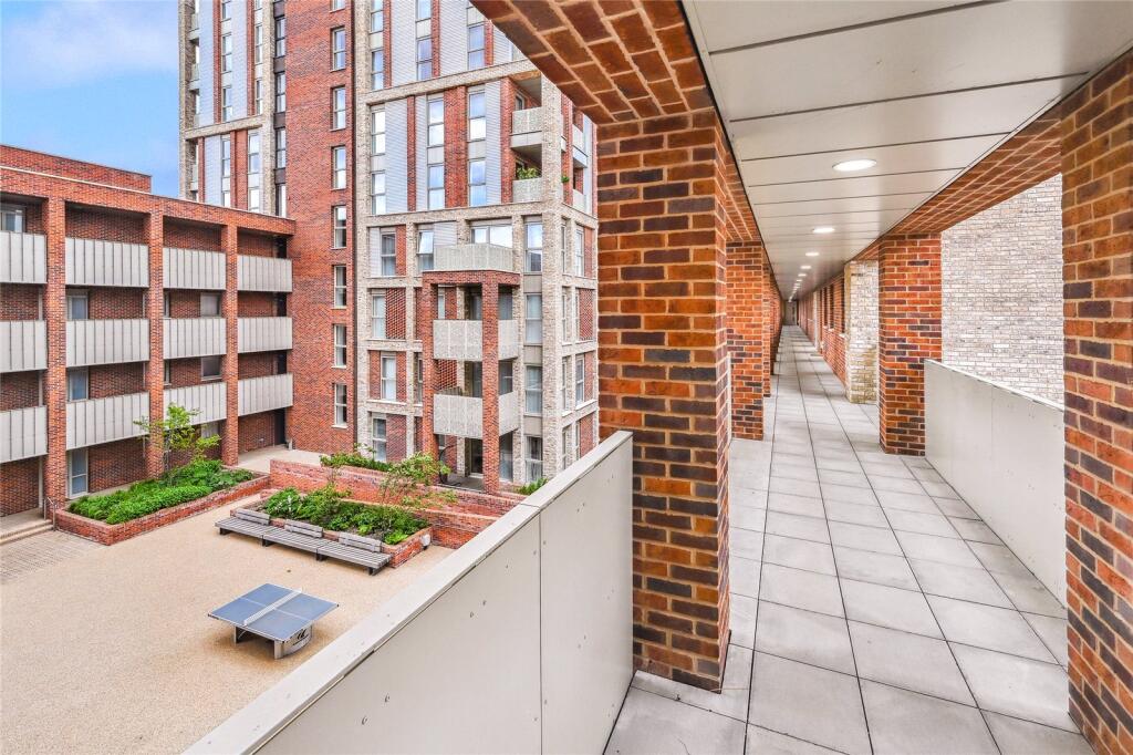 Crane Court